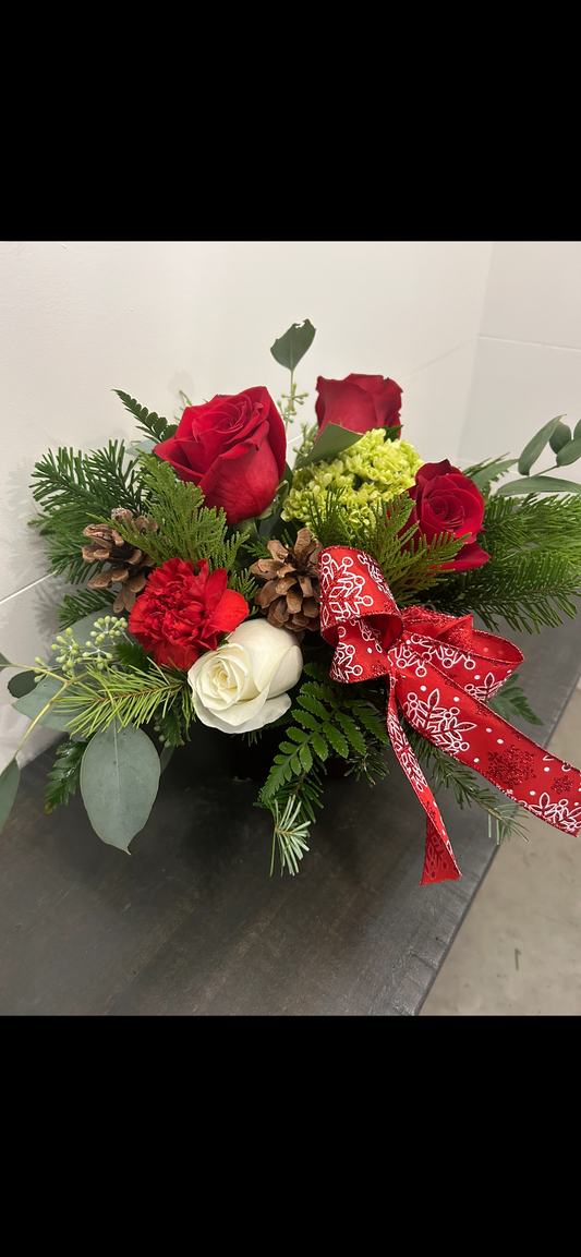 Holiday Cheer Centerpiece